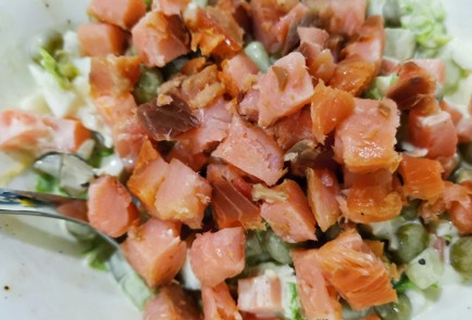 Фото шага рецепта Оливье с горбушей 175214 шаг 10  