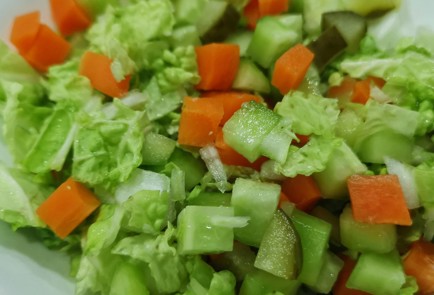 Фото шага рецепта Оливье с горбушей 175214 шаг 5  