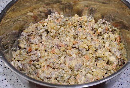 Фото шага рецепта Оливье с говядиной и морковью 188019 шаг 11  