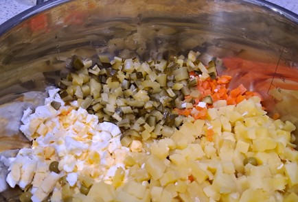 Фото шага рецепта Оливье с говядиной и морковью 188019 шаг 7  