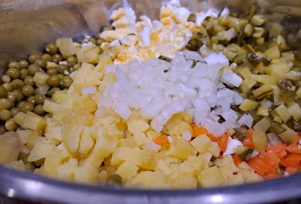 Фото шага рецепта Оливье с говядиной и морковью 188019 шаг 8  