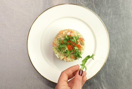 Фото шага рецепта Оливье с копченой рыбой и камчатским крабом 55912 шаг 5  