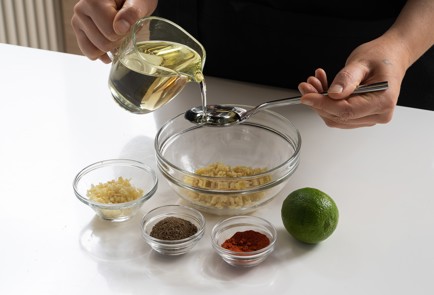 Фото шага рецепта Оливье с пряной курицей 140334 шаг 2  