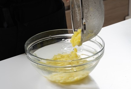 Фото шага рецепта Оливье с пряной курицей 140334 шаг 8  