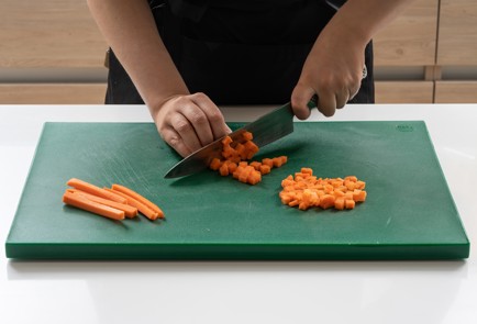 Фото шага рецепта Оливье с пряной курицей 140334 шаг 9  