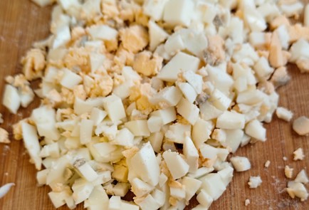 Фото шага рецепта Оливье со свежим огурцом и курицей 175147 шаг 4  