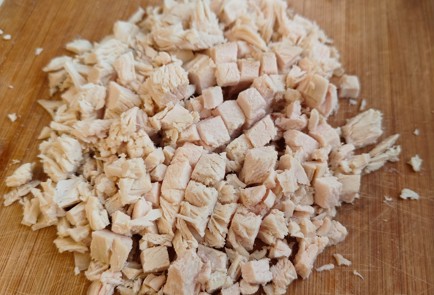 Фото шага рецепта Оливье со свежим огурцом и курицей 175147 шаг 5  