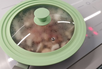 Фото шага рецепта Омлет с грибами 191522 шаг 7  