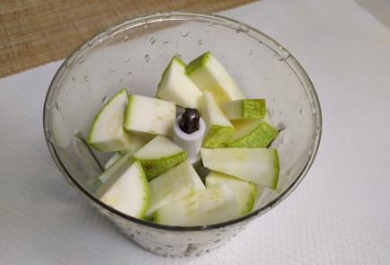 Фото шага рецепта Омлет с кабачком и сыром 190493 шаг 1  