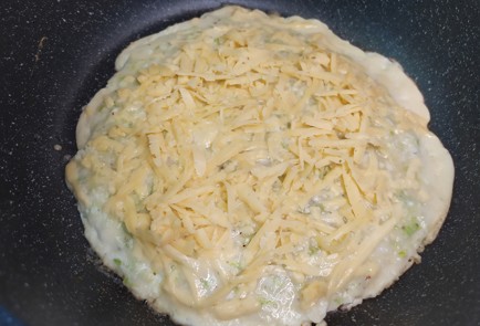 Фото шага рецепта Омлет с кабачком и сыром 190493 шаг 9  