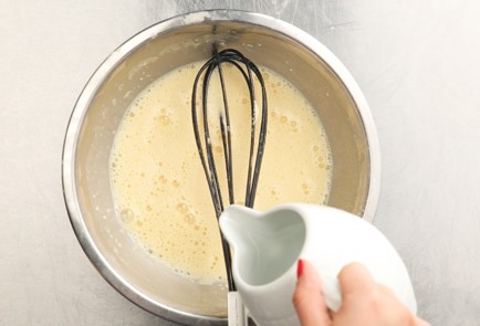 Фото шага рецепта Омлет с мукой 52948 шаг 3  