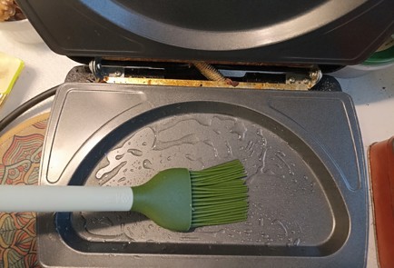 Фото шага рецепта Омлет с ветчиной помидорами и сыром в мультипекаре 191149 шаг 7  