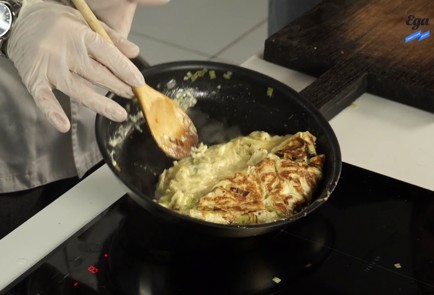 Фото шага рецепта Омлет с пореем 125887 шаг 3  