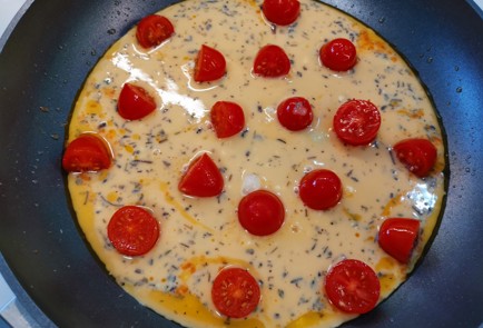 Фото шага рецепта Омлет с сыром рикотта 186558 шаг 6  