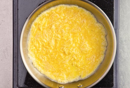 Фото шага рецепта Омлет с сыром 57045 шаг 3  