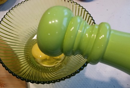 Фото шага рецепта Омлет с томатами и сыром в мультипекаре 191150 шаг 3  