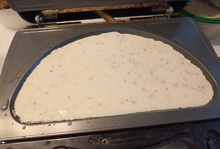 Фото шага рецепта Омлет с томатами и сыром в мультипекаре 191150 шаг 7  