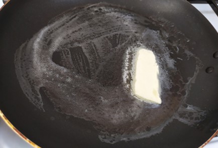 Фото шага рецепта Омлет с зеленым щавелем и семенами льна 189847 шаг 6  