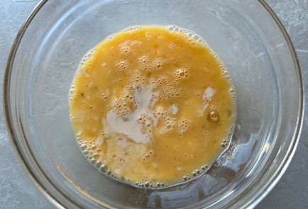 Фото шага рецепта Омлет в духовке 174270 шаг 4  