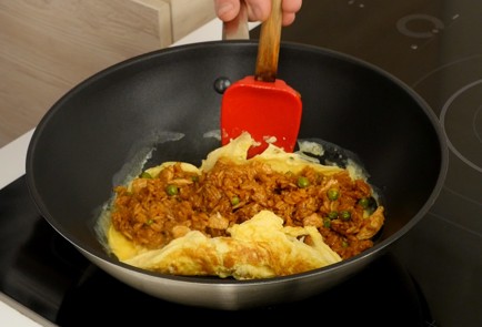 Фото шага рецепта Японский омлет омурайсу 124983 шаг 9  