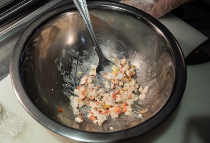 Фото шага рецепта Онигири с курицей 138608 шаг 3  