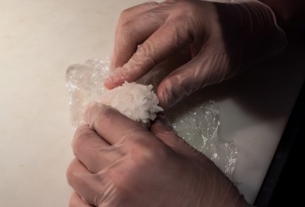 Фото шага рецепта Онигири с курицей 138608 шаг 7  