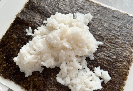 Фото шага рецепта Онигири 186555 шаг 7  