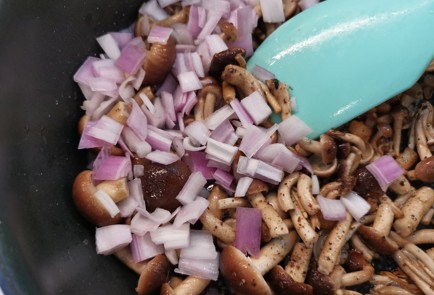 Фото шага рецепта Опята обжаренные на сале 175812 шаг 7  