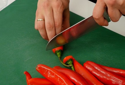 Фото шага рецепта Ореховая аджика 94092 шаг 1