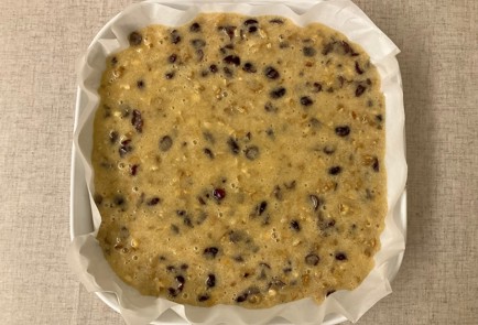 Фото шага рецепта Ореховый бисквит с вяленой клюквой 175113 шаг 10  