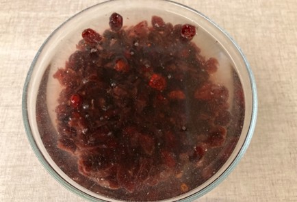 Фото шага рецепта Ореховый бисквит с вяленой клюквой 175113 шаг 2  