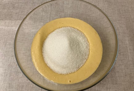 Фото шага рецепта Ореховый бисквит с вяленой клюквой 175113 шаг 6  