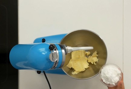 Фото шага рецепта Орешки со сгущенкой 136987 шаг 2  