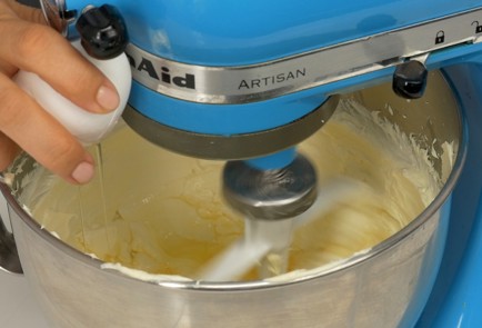 Фото шага рецепта Орешки со сгущенкой 136987 шаг 4  