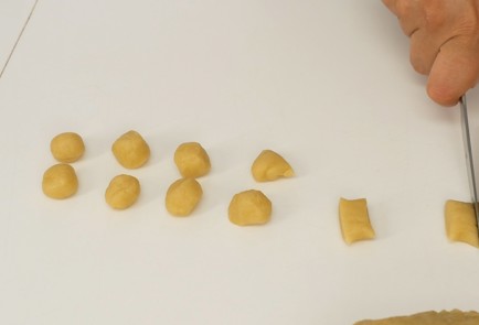 Фото шага рецепта Орешки со сгущенкой 136987 шаг 7  