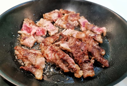 Фото шага рецепта Оригинальные спагетти с беконом 140448 шаг 7