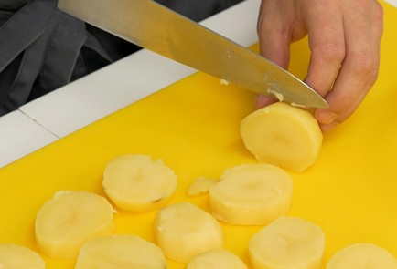 Фото шага рецепта Осьминог погалисийски 136840 шаг 4  