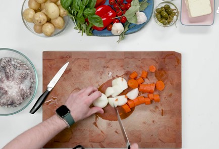 Фото шага рецепта Осьминог с картофелем 174781 шаг 2  