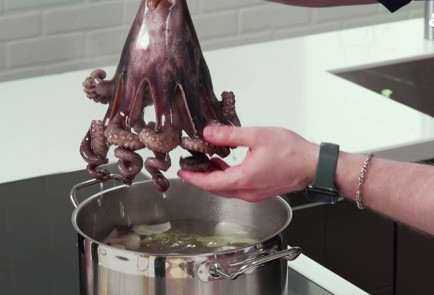 Фото шага рецепта Осьминог с картофелем 174781 шаг 5  