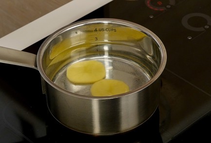 Фото шага рецепта Осьминог с печеным перцем и кремом Рикотта 114332 шаг 2  