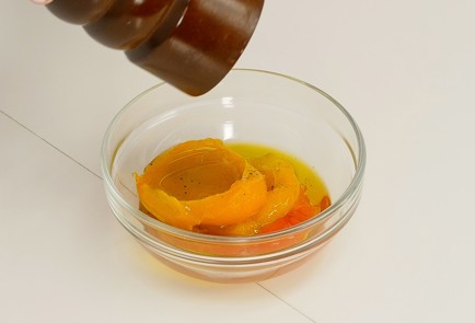 Фото шага рецепта Осьминог с печеным перцем и кремом Рикотта 114332 шаг 4  