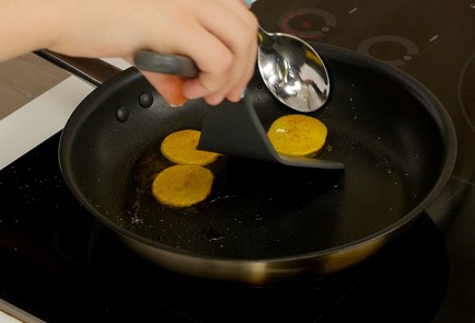 Фото шага рецепта Осьминог с печеным перцем и кремом Рикотта 114332 шаг 6  