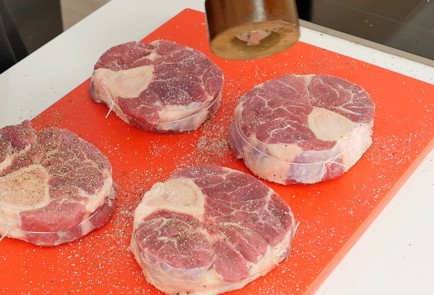 Фото шага рецепта Итальянское жаркое Оссобуко 92842 шаг 1  