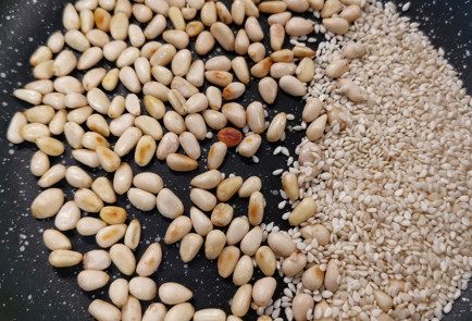 Фото шага рецепта Острое песто из рукколы и шпината 152187 шаг 4  