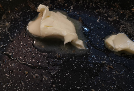 Фото шага рецепта Острый паштет с шампиньонами 151946 шаг 2  