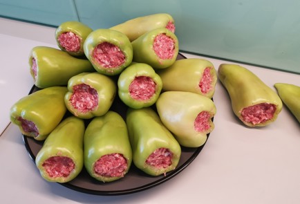 Фото шага рецепта Острые фаршированные перцы 190522 шаг 7  