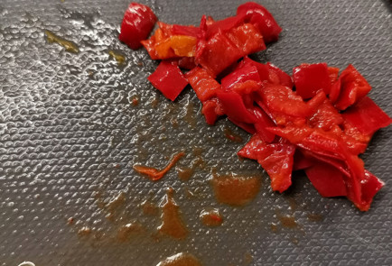 Фото шага рецепта Острые говяжьи котлеты со шпинатом 152008 шаг 4  