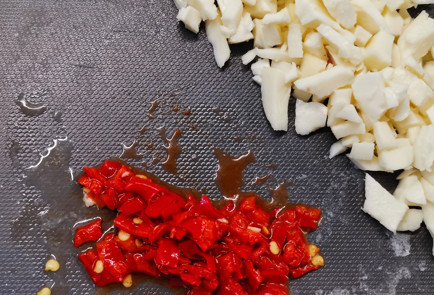 Фото шага рецепта Острые котлеты с сыром и шпинатом 152085 шаг 3  