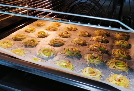 Фото шага рецепта Острые сырнолуковые чипсы 152506 шаг 10  