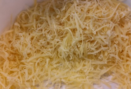 Фото шага рецепта Острые сырнолуковые чипсы 152506 шаг 3  